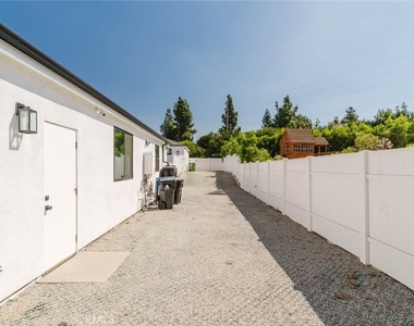 13366 Pala Avenue - Photo Thumbnail 9