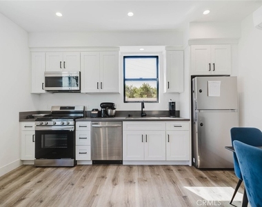 13366 Pala Avenue - Photo Thumbnail 4