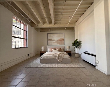 312 W 5th Street - Photo Thumbnail 2