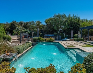 28850 Hampton Place - Photo Thumbnail 3