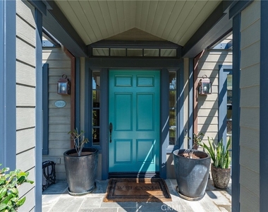 28850 Hampton Place - Photo Thumbnail 11