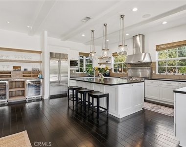 28850 Hampton Place - Photo Thumbnail 23