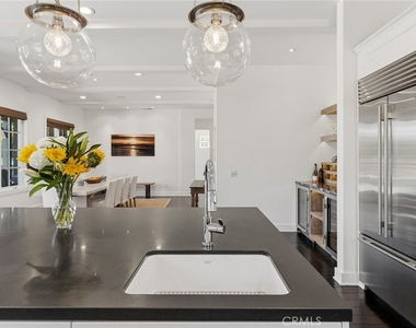 28850 Hampton Place - Photo Thumbnail 17