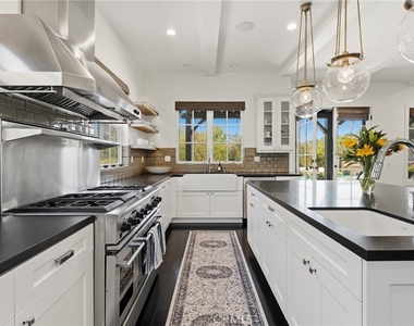 28850 Hampton Place - Photo Thumbnail 16