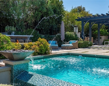 28850 Hampton Place - Photo Thumbnail 4
