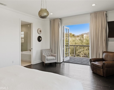 28850 Hampton Place - Photo Thumbnail 32