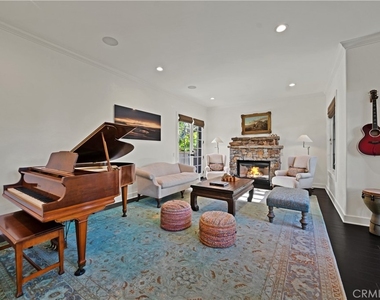 28850 Hampton Place - Photo Thumbnail 15