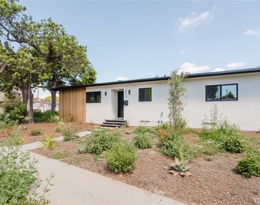 6021 E Oakbrook Street - Photo Thumbnail 4