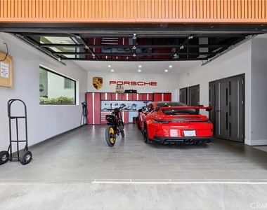 5252 Darro Road - Photo Thumbnail 15