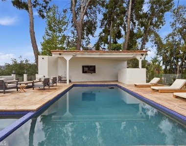 5252 Darro Road - Photo Thumbnail 13
