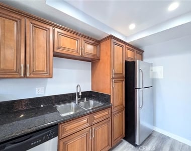 12526 Cuesta Drive - Photo Thumbnail 10