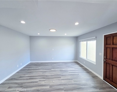 12526 Cuesta Drive - Photo Thumbnail 3
