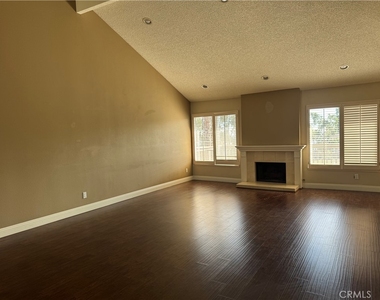 2310 Applewood - Photo Thumbnail 17