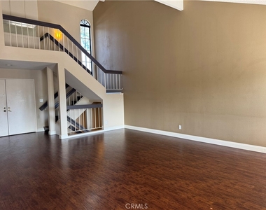 2310 Applewood - Photo Thumbnail 4