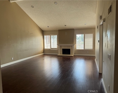 2310 Applewood - Photo Thumbnail 5