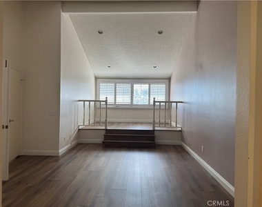 2310 Applewood - Photo Thumbnail 20