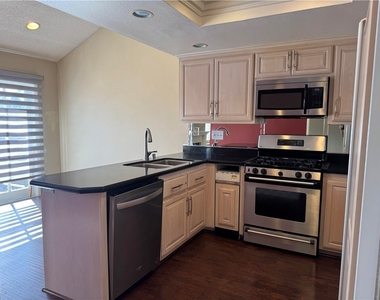 2310 Applewood - Photo Thumbnail 8