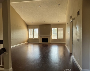 2310 Applewood - Photo Thumbnail 3
