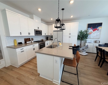4012 Spring - Photo Thumbnail 4