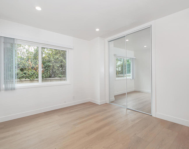 268 E Providencia Avenue - Photo Thumbnail 9