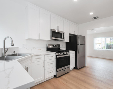 268 E Providencia Avenue - Photo Thumbnail 5