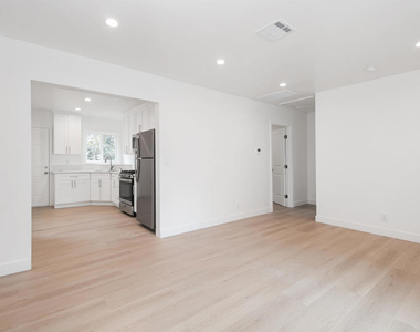 268 E Providencia Avenue - Photo Thumbnail 3