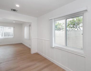 268 E Providencia Avenue - Photo Thumbnail 6