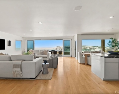 1554 E Oceanfront - Photo Thumbnail 14