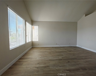 8604 E Windsong Drive - Photo Thumbnail 11
