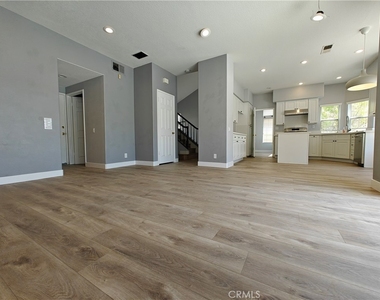 8604 E Windsong Drive - Photo Thumbnail 5