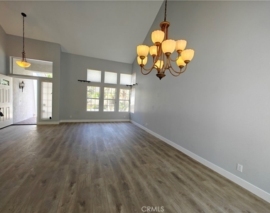8604 E Windsong Drive - Photo Thumbnail 4