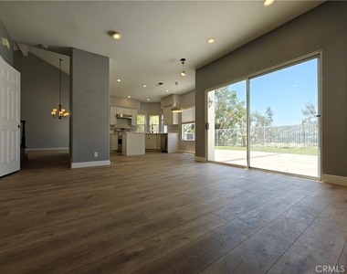 8604 E Windsong Drive - Photo Thumbnail 6
