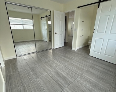 3139 W 182nd - Photo Thumbnail 5