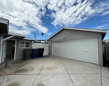 3139 W 182nd - Photo Thumbnail 2