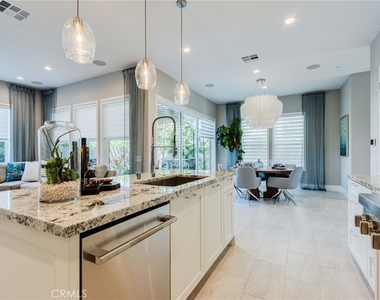 141 Parkland - Photo Thumbnail 18
