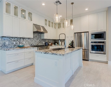 141 Parkland - Photo Thumbnail 21