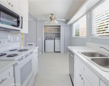 23232 Orange Avenue - Photo Thumbnail 5