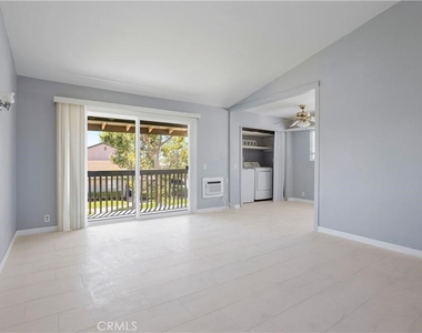 23232 Orange Avenue - Photo Thumbnail 2