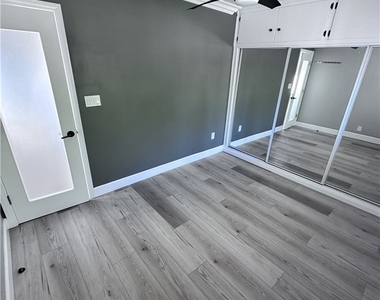 5133 Hedda St - Photo Thumbnail 5