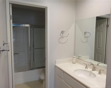 2960 Champion Way - Photo Thumbnail 10