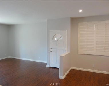 2960 Champion Way - Photo Thumbnail 1