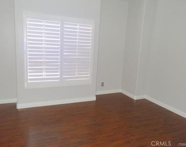 2960 Champion Way - Photo Thumbnail 9