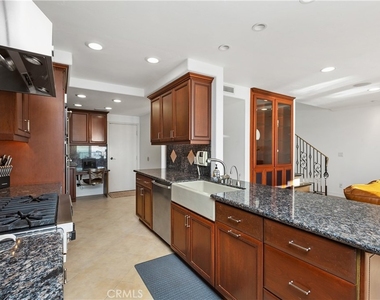 26026 Dana Bluff E W - Photo Thumbnail 7