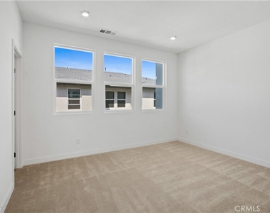 1410 W Bushell Street - Photo Thumbnail 9