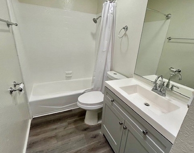 68460 Kings Road - Photo Thumbnail 12