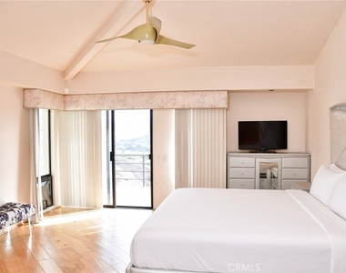 85 Marbella - Photo Thumbnail 12