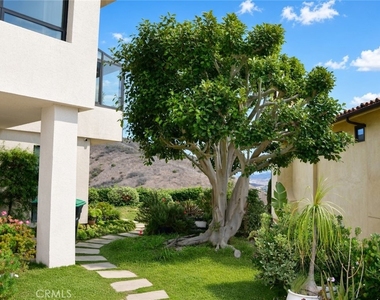 85 Marbella - Photo Thumbnail 22