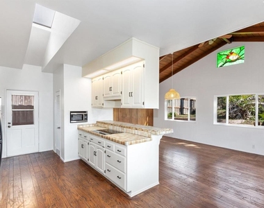 513 Canyon Drive - Photo Thumbnail 10