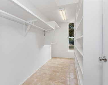 513 Canyon Drive - Photo Thumbnail 19