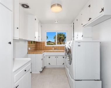 513 Canyon Drive - Photo Thumbnail 9